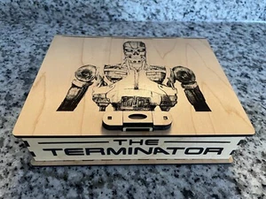 Caja grabada con láser con temática Terminator hecha a mano - Imagen 1 de 7