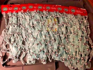 NUEVO CON ETIQUETAS 9 PAQUETES. GUIRNALDA DECORATIVA 9 PIES AZUL CON BOLAS PLATEADAS - Imagen 1 de 6