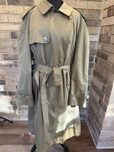 Gabardina impermeable Burberry para hombre talla 42 larga caqui hecha en Polonia 101527 - Imagen 1 de 12