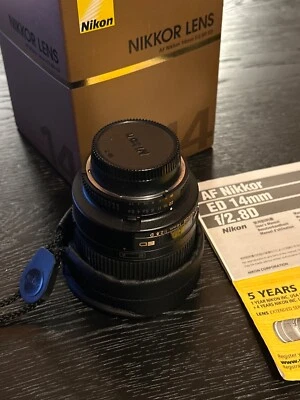 Lente Nikon 14 mm f/2,8D ED AF NIKKOR Foto 1 de 4