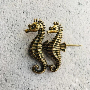 Broche caballito de mar tono dorado 1,5" - Imagen 1 de 7