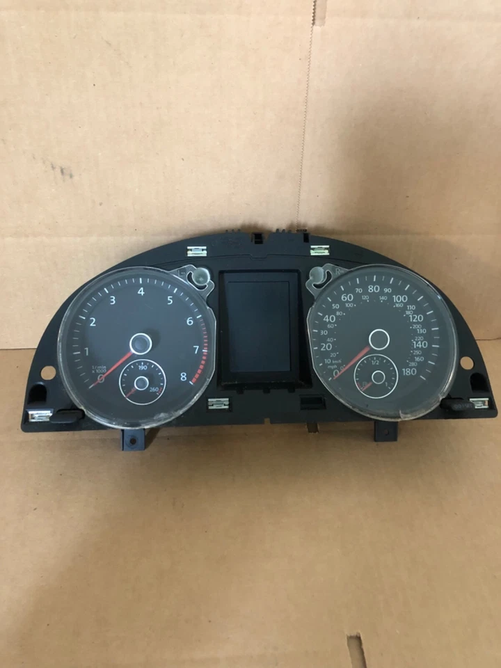 Cuadro de instrumentos velocímetro Volkswagen CC 2013-2017 millas 3C8920971E Foto 1 de 3