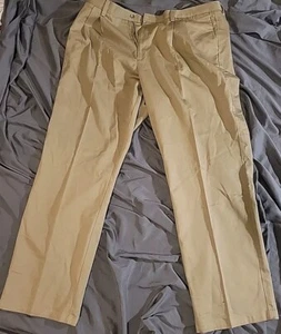 Dockers Men's Pants Original Dark Khaki Classic-Fit Pleated Dress Pant NEW 42X32 - Picture 1 of 3