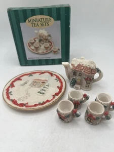 Juego de té vintage miniatura de casa de Navidad 1995 - Imagen 1 de 5