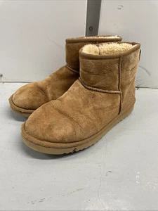 Ugg Classics Ultra Mini Boots Womens Size 9 Brown Chestnut Leather - Picture 1 of 9
