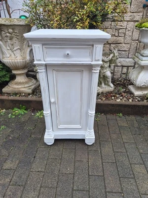 Antiker Nachttisch Kommode Weichholz shabby weiß - Bild 1 von 4