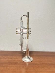 King 2055T Silver Flair Trumpet  - Picture 1 of 19