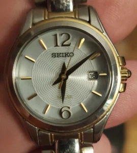 Seiko Solar V137-0BR0 Date Watch - Picture 1 of 5