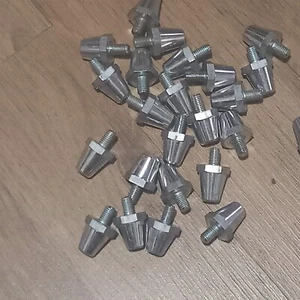 TACCHETTI IN ALLUMINIO Lotto di ca. 300 pz.  - Foto 1 di 4