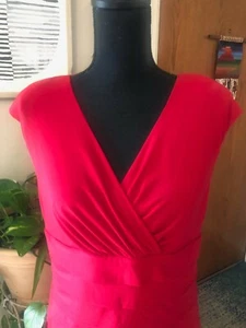 American Living ROTES PLISSEEKLEID MIT STUFEN GRÖSSE 12 - Bild 1 von 3