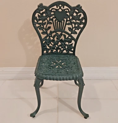 Silla de patio de jardín pequeña de hierro fundido vintage soporte para plantas Foto 1 de 4