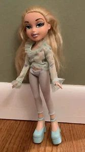 Bratz FLAUNT IT Cloe Doll with Clothes Shoes MGA 2001 - Picture 1 of 7