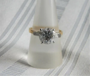 p123 Bonito Anillo Tono Dorado Con Piedras Transparentes Piedra Talla 8.5 - Imagen 1 de 8