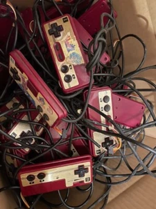 JUNK Famicom  controller only 1 set for left and right is 10 sets - Picture 1 of 2