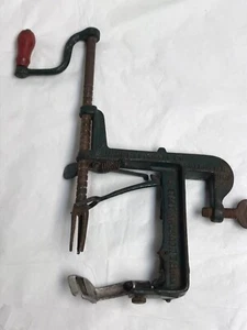 MANIVELA DE MANO DE COLECCIÓN GOODELL CO PEELER DE MANZANA BLANCA BANCO DE MONTAÑA FUNDIDA GIRADA - Imagen 1 de 10