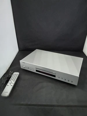 Yamaha CD-S300 Reproductor De CD MP3 Wma Cd-R / Rw Playback Plateado W/Remoto - Imagen 1 de 3