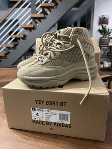 yeezy dsrt boots