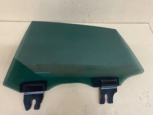 MASERATI LEVANTE GLASS PASSENGER REAR WINDOW 2017 2018 2019 2020 2021-2024 C2848 - Picture 1 of 13