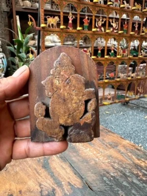 Antigua figura de madera rara anterior a 1849 del dios hindú Ganesha 4 x 3" Foto 1 de 4