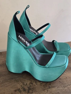 范思哲安全针缎面厚底楔形凉鞋 36.5 码(美国 6.5 码)缺失肩带 — 第 1/4 张图片