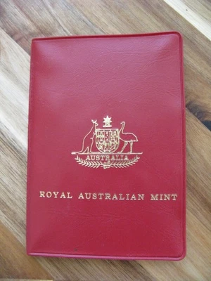 Royal Australian Mint set - Wildlife depicted on Australian coins uncirculated - Image 1 of 4