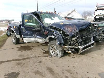 Puerta delantera izquierda vidrio usado se adapta a: camioneta Ford F250SD 2008 grado delantero izquierdo Foto 1 de 4