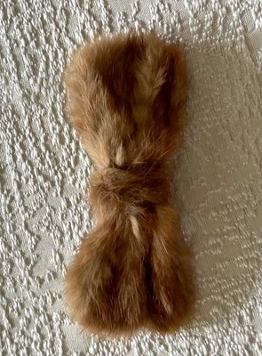 Gravata borboleta vintage 1950s de pele de almíscar feita nos EUA articulada - forrada de cetim - Imagem 1 de 4