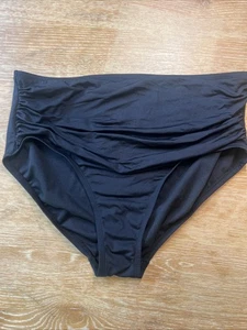 Bikini donna Kona Sol Target con scollatura vita alta fondo grande nero - Foto 1 di 5