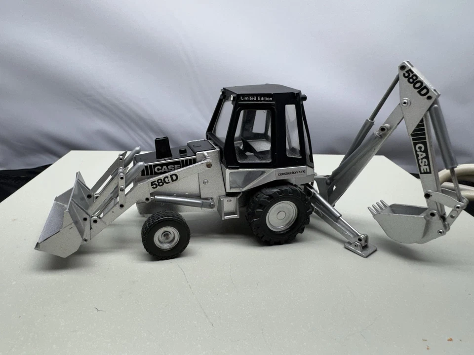 Conrad 1/35 Scale Case 580D Construction King Backhoe-Loader 25 Years Special Ed - Image 1 of 4