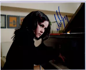 Isabelle Fuhrman signed in person photo! Child Actress! Orphan! - Picture 1 of 1