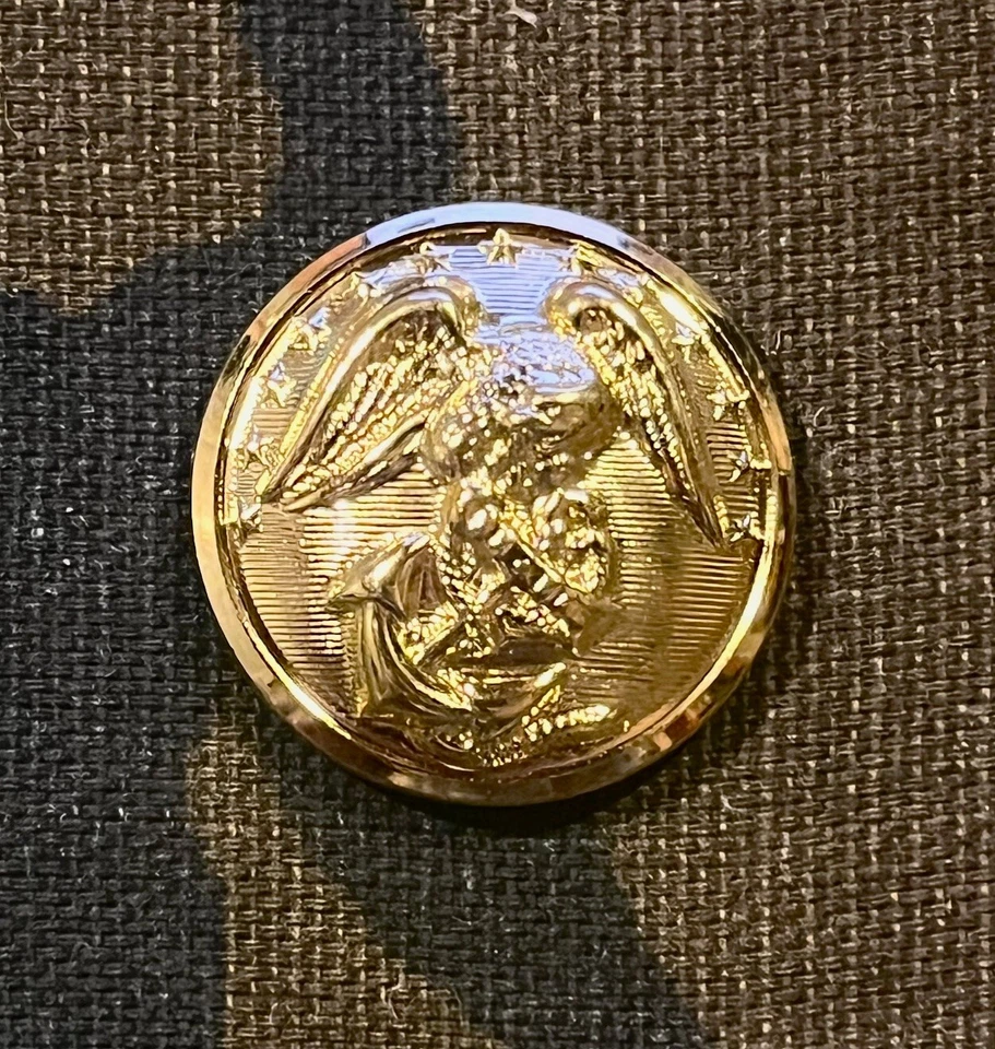 US Marine Corps USMC 26mm 40 Ligne Dress Blue Dress White Gold Tunic Button - Image 1 of 1
