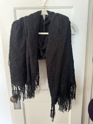 EUC FREE PEOPLE LARGE KNIT BLACK SCARF WITH FRINGE SHAWL BOHO FLUFFY CHUNKY - Image 1 of 3