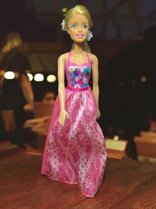 2016 Mattel Barbie - 12 Zoll mit langem Rock - blond/blau - Bild 1 von 2