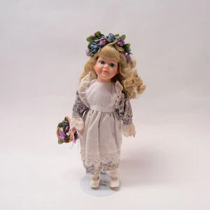 VTG Bisque Porcelain Doll Heritage Mint Collection White Purple Floral Dress - Bild 1 von 9