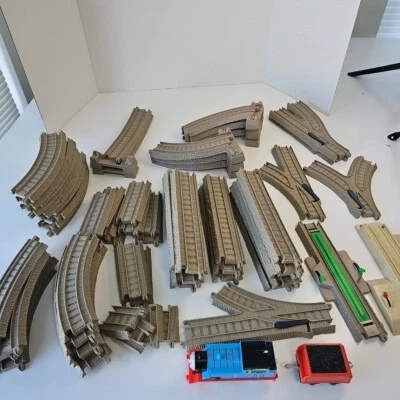 Thomas the Train Trackmaster Lot of 69 Switch Risers Brown Track Pieces & Engine - Image 1 of 4
