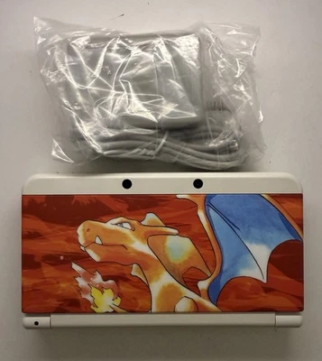 Console Nintendo New 3DS Pokemon edição de 20º aniversário Charizard telas TN - Imagem 1 de 4