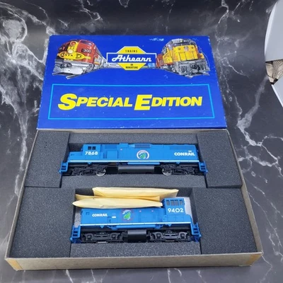 ATHEARN SE 2206 - CONRAIL GP38-2 POWERED & AMP SW-1000 DUMMY LOCOMOTIVE NIB - Image 1 of 4