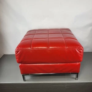 Reposapiés de cuero rojo puf decorativo patas cromadas muy suaves 59x59 cm cuadrado Reino Unido - Imagen 1 de 22