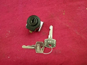 Triumph TR4A TR250 TR6 - New Black Glove Box Lock And Key Set - Bild 1 von 4