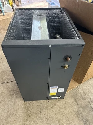 "Bobina evaporadora Goodman con carcasa vertical CAPF3137B6 17"" de ancho" Foto 1 de 4