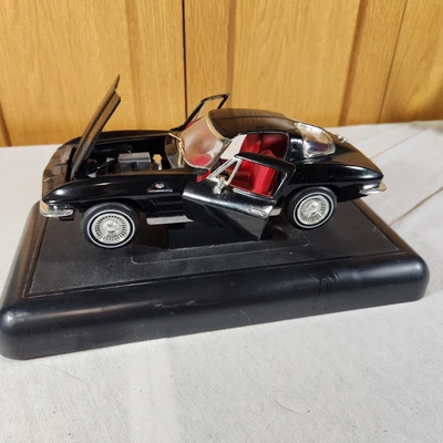 Ertl 1963 Chevrolet Chevy Corvette STING 1/18 Diecast American Muscle Collectors - Image 1 of 4
