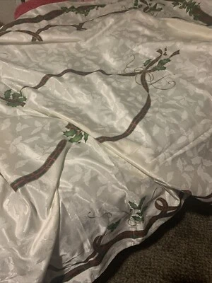 Lenox Holiday Nouveau 60" X 102" Rectangular Tablecloth  Christmas & 5 Placemats - Image 1 of 4