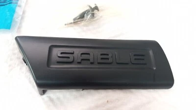 Moldura guardabarros delantero derecho E94Y-6004C "SABLE" negro Mercury Sable 1989 1990 1991  Foto 1 de 4