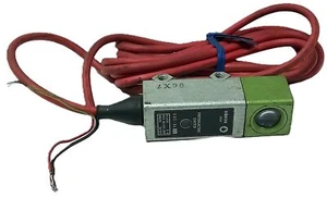 Omron E3S-3LE11 12-24 V DC Photoelectric Emitter Sensor - Picture 1 of 5