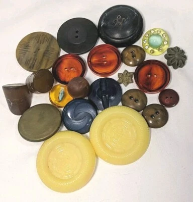 Buttons And Toggles Bakelite Celluloid Other Blue Green Yellow Brown Pairs  - Image 1 of 4