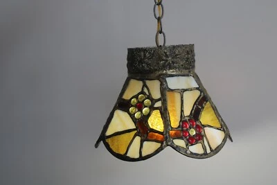 Lámpara colgante Swag de filigrana con acento dorado vitral y piedras de mármol de escoria Foto 1 de 4