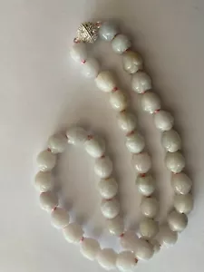 GRADE A WHITE FLOWER CARVED BURMESE JADEITE JADE BEADED NECKLACE - Picture 1 of 4