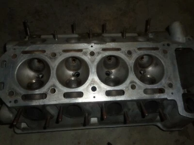 Cabezal Alfa Romeo 1750 Foto 1 de 2