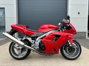 TRIUMPH DAYTONA 955i SS 2005 - 21427 MILES - CLEAN EXAMPLE - Picture 1 of 6