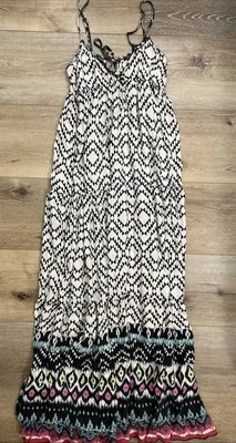Maxi Vestido Billabong Brillante Que Negro Y Beige Estampado En Niveles Rayón Talla Pequeña Foto 1 de 4